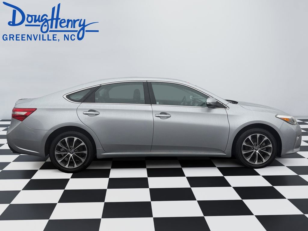 Used 2018 Toyota Avalon XLE w/ Carpet Mat Package image 6