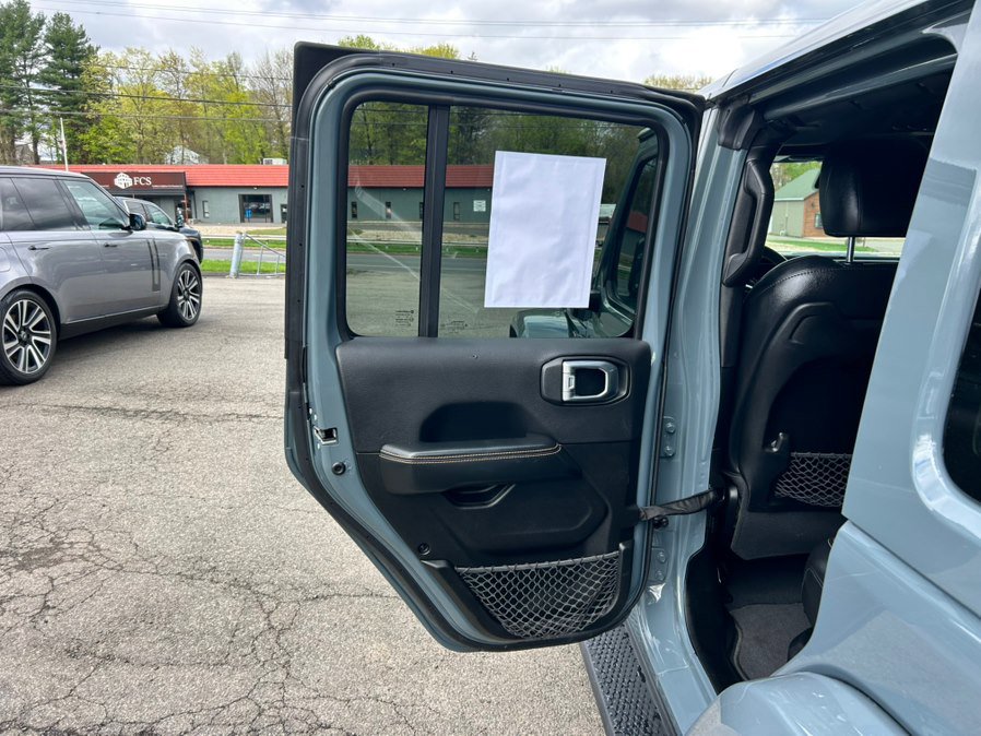Used 2024 Jeep Wrangler Sahara w/ Technology Group AWD/4WD image 19