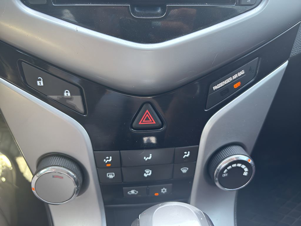 Used 2014 Chevrolet Cruze LT FWD image 19