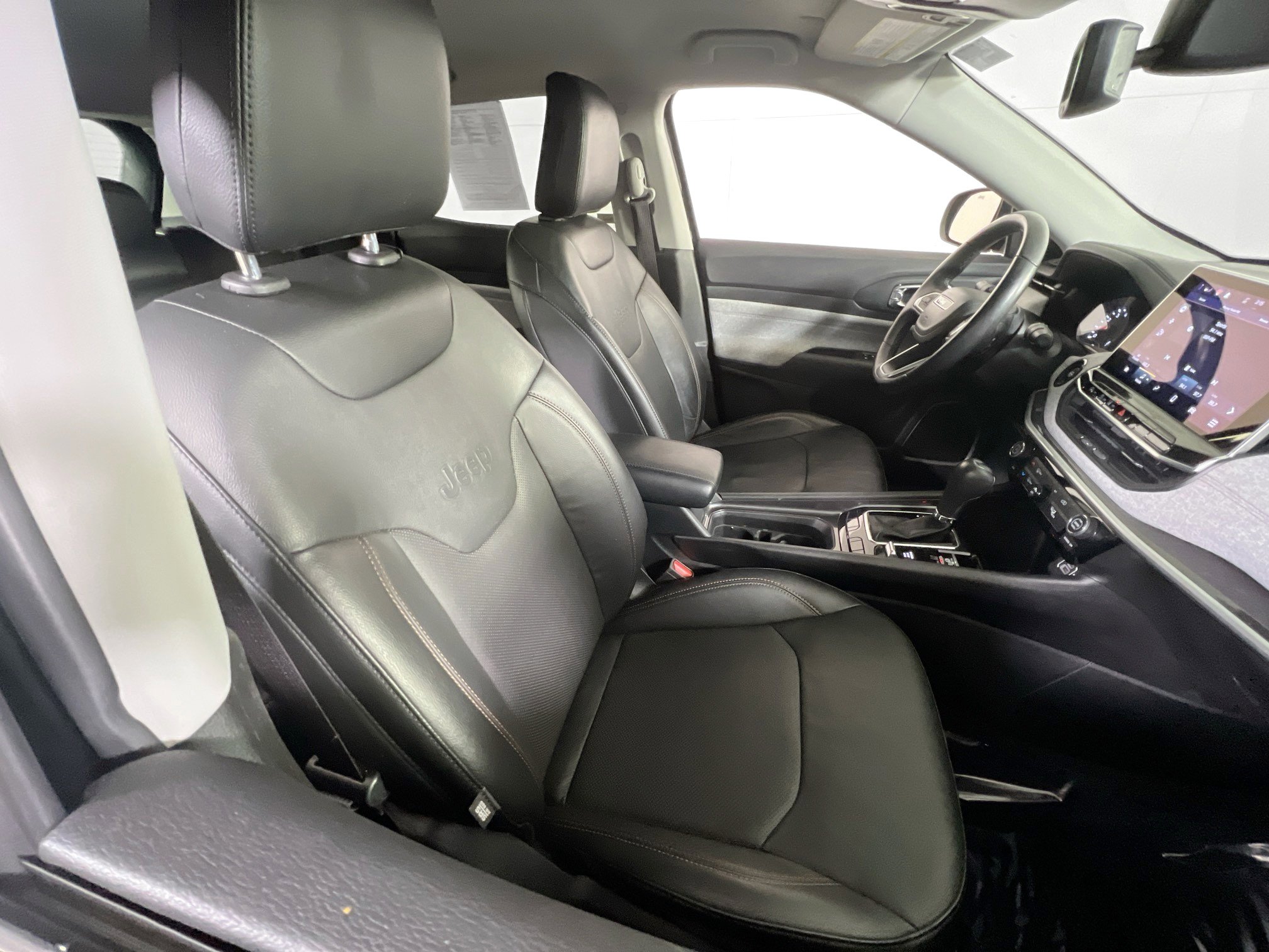 Used 2022 Jeep Compass Latitude image 25
