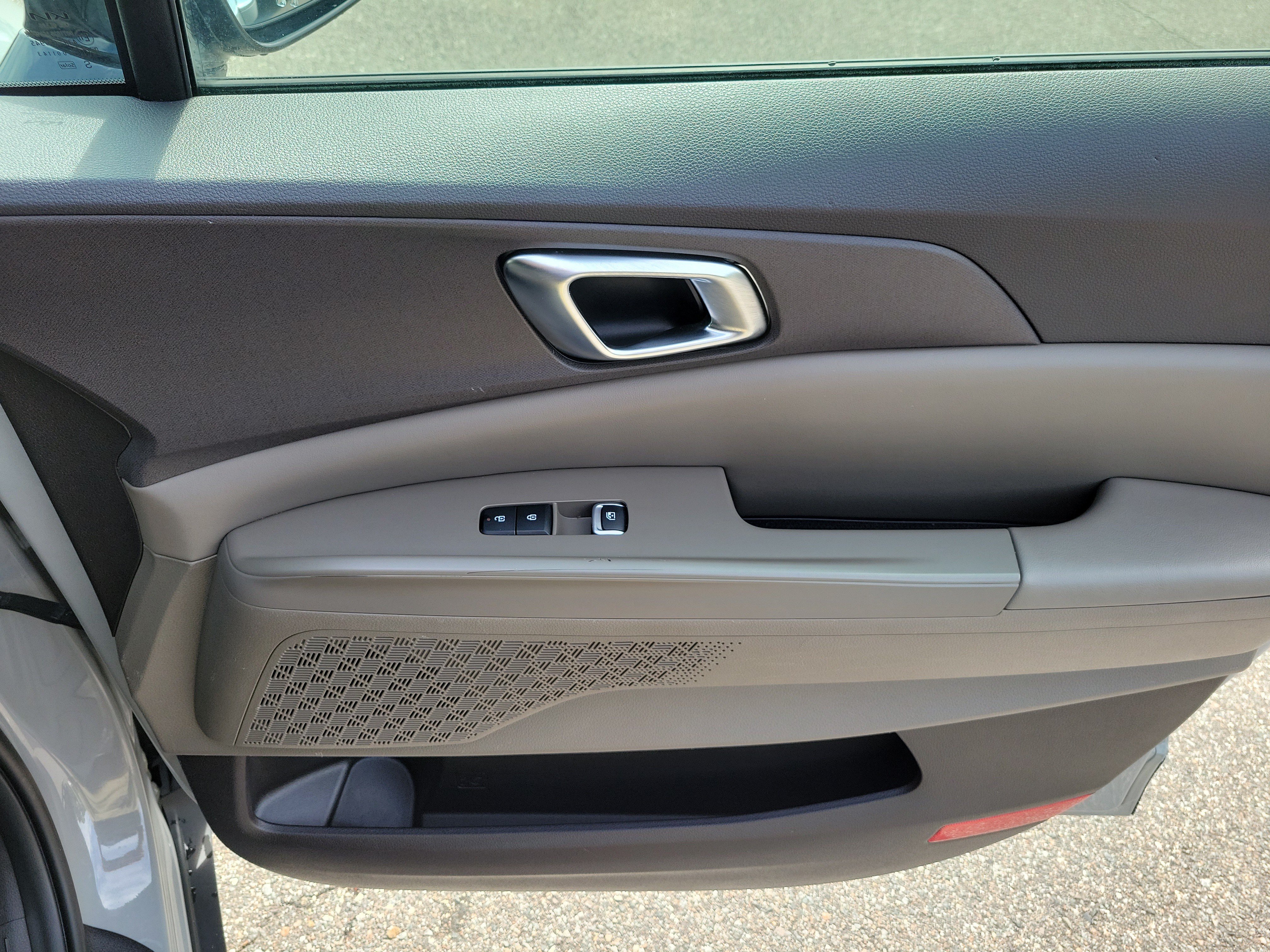 Certified 2025 Kia Carnival EX FWD image 10