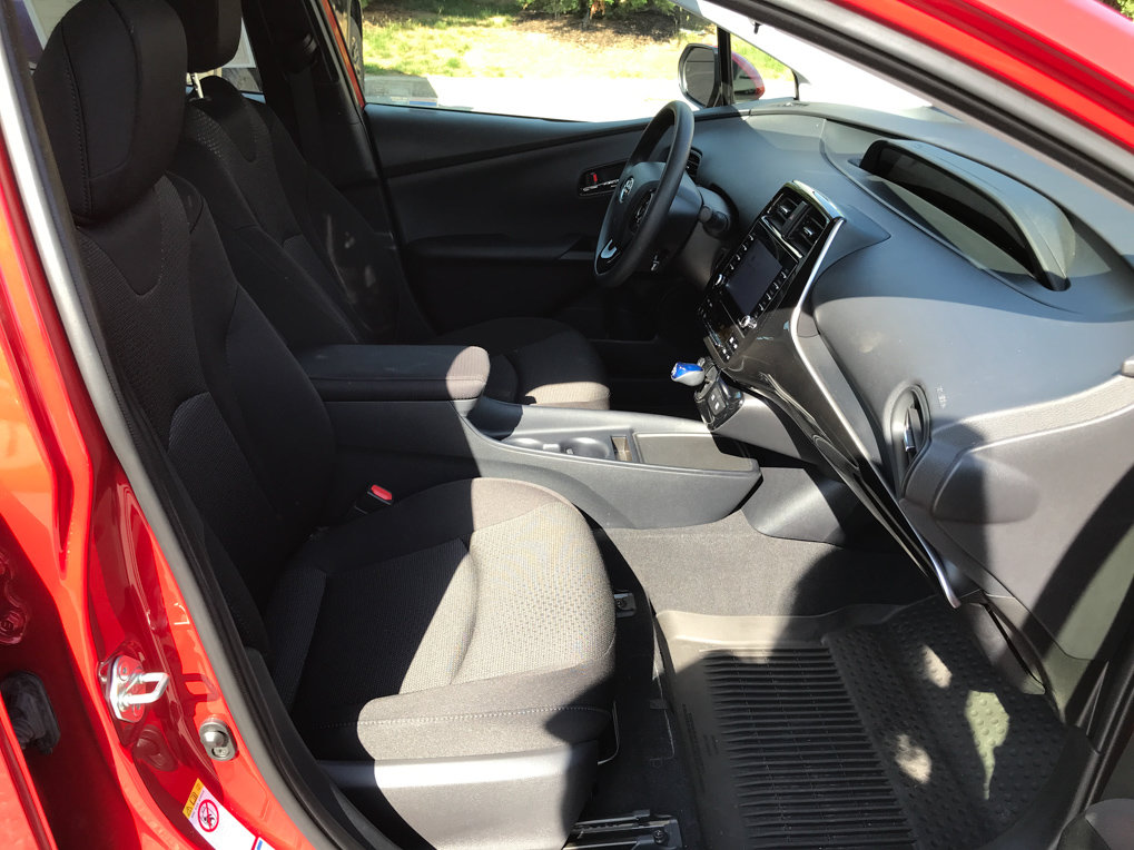 Used 2022 Toyota Prius LE AWD/4WD image 27