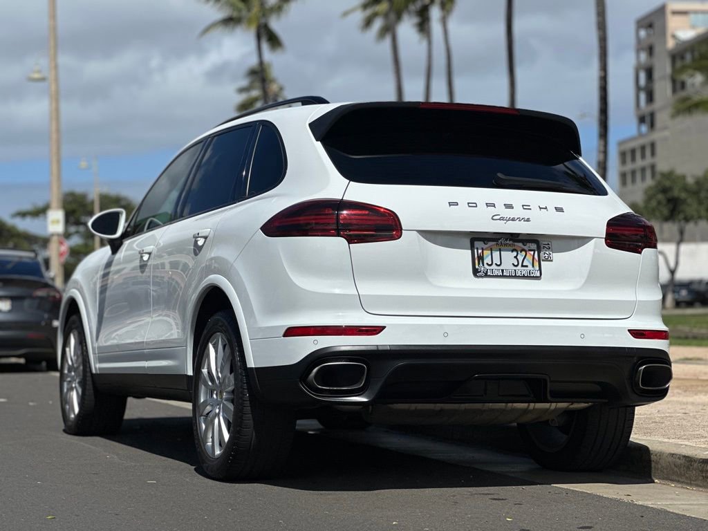 Used 2018 Porsche Cayenne Platinum Edition w/ Premium Package image 3