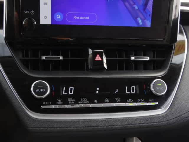 Certified 2023 Toyota Corolla Cross XLE image 31