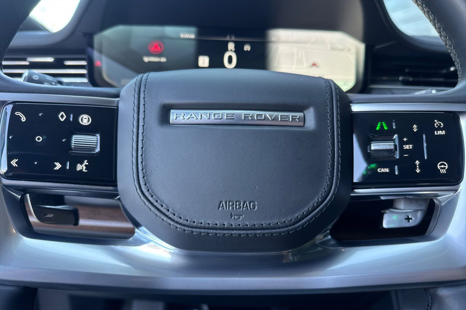 Certified 2025 Land Rover Range Rover SE AWD/4WD image 27