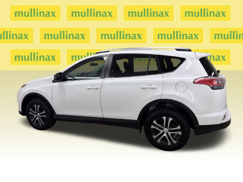 Used 2016 Toyota RAV4 LE FWD image 9