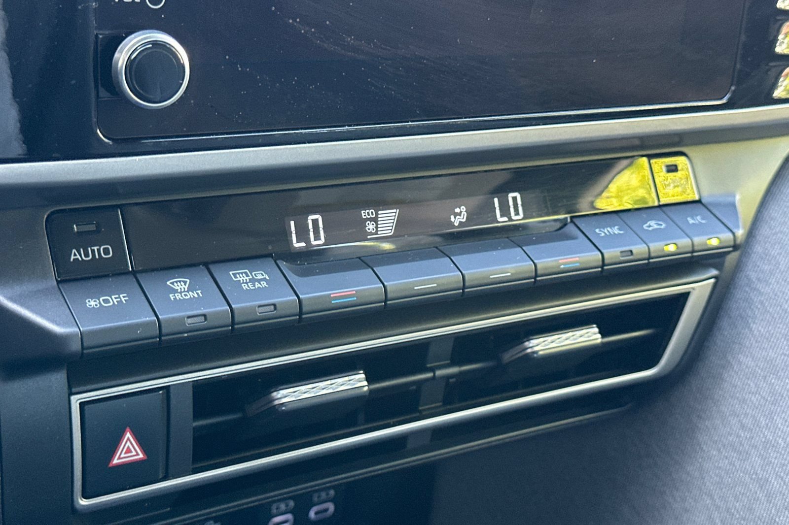 Used 2025 Toyota Camry LE FWD image 19