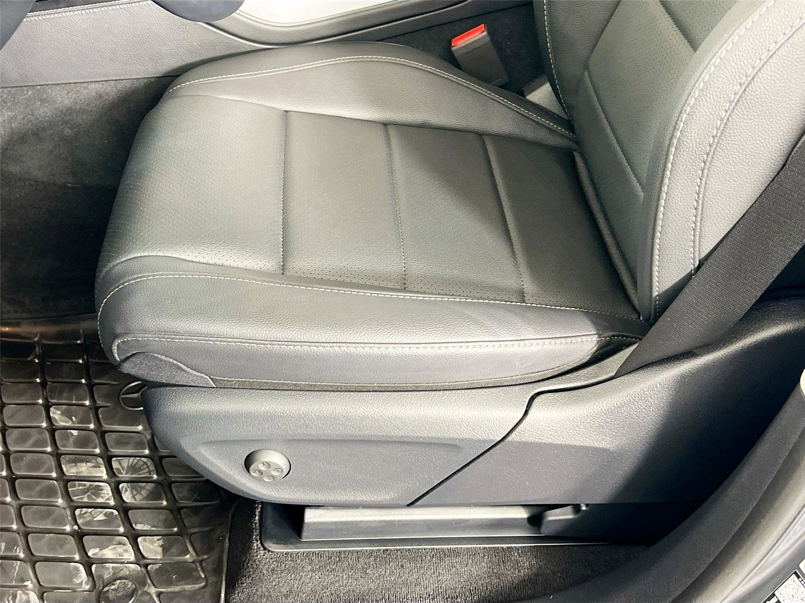 Certified 2026 Mercedes-Benz GLE 350 4MATIC image 18