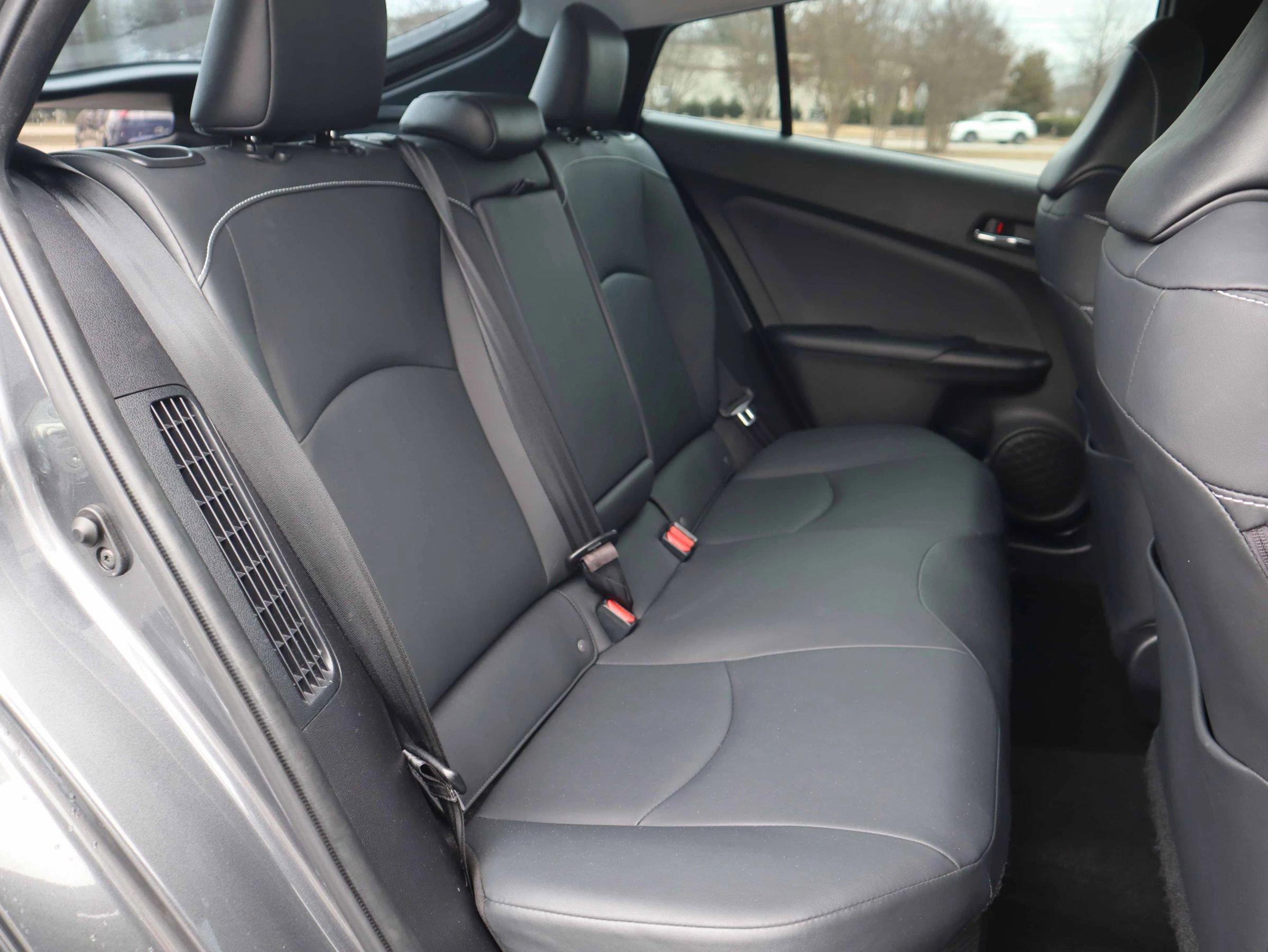 Used 2020 Toyota Prius Prime XLE image 4