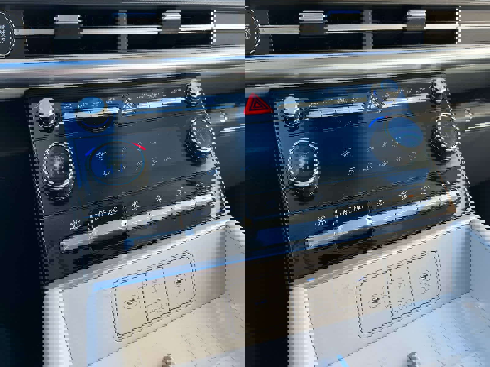 New 2026 Hyundai Santa Fe SE image 37