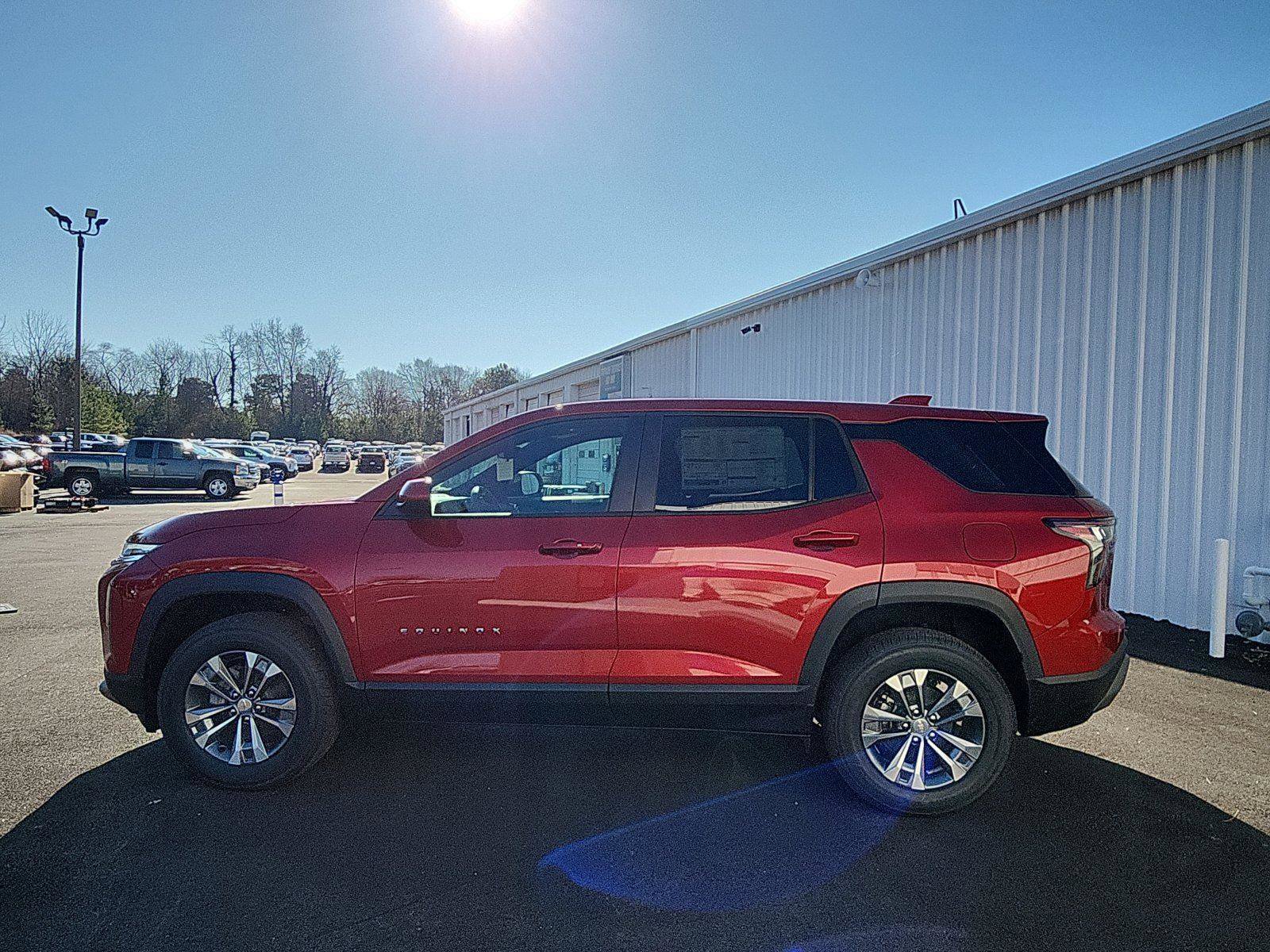 New 2026 Chevrolet Equinox LT w/ Convenience Package II image 2