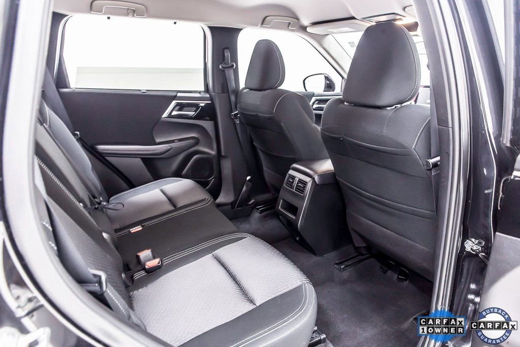 Used 2024 Mitsubishi Outlander ES image 34