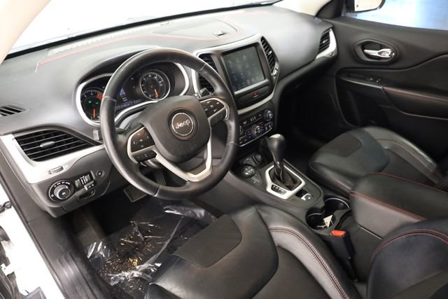 Used 2016 Jeep Cherokee Trailhawk w/ Comfort/Convenience Group image 12