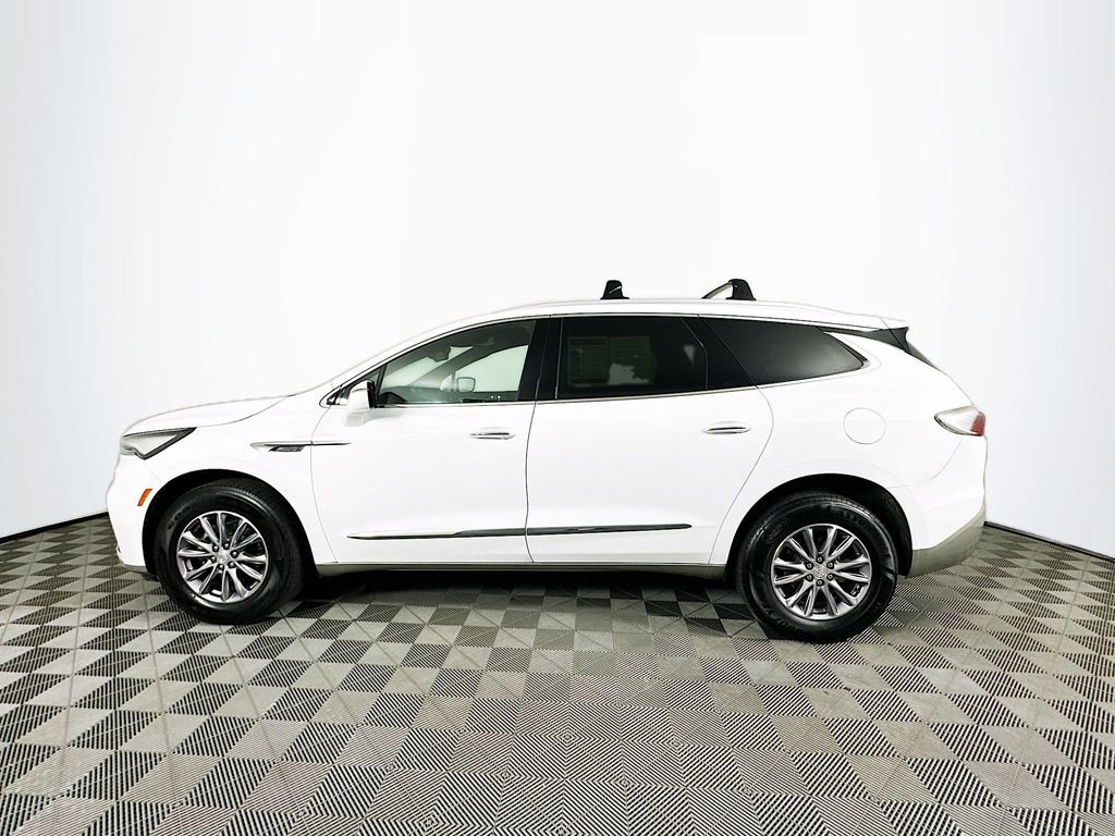 Used 2022 Buick Enclave Essence image 6