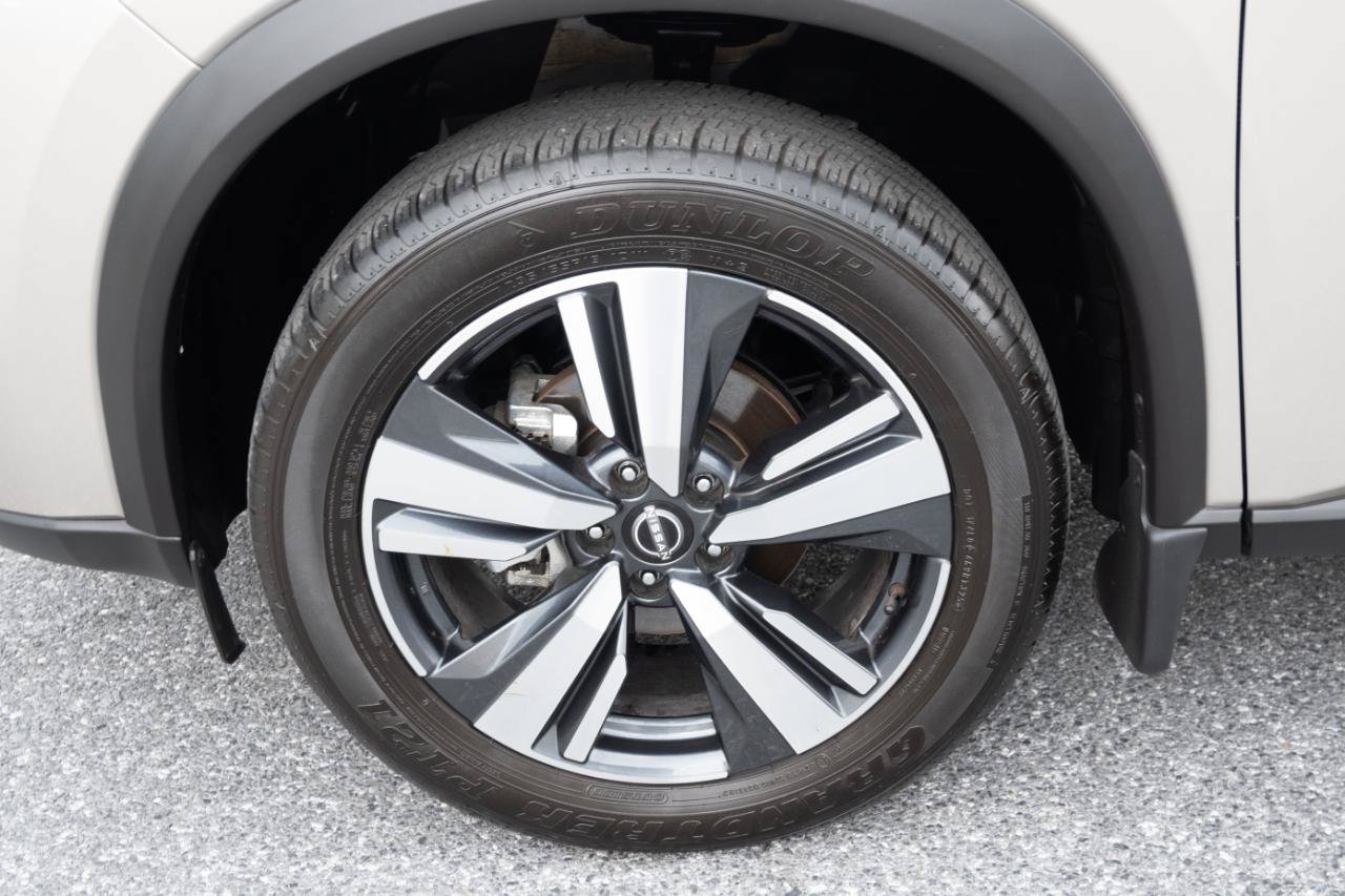 Used 2025 Nissan Rogue SL w/ SL Premium Package AWD/4WD image 41