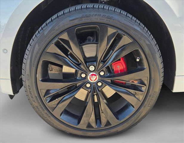 Used 2019 Jaguar F-PACE S image 24