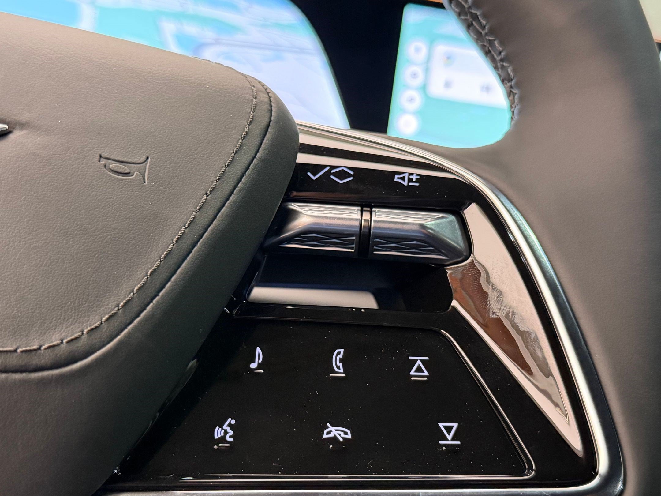 New 2027 Cadillac Optiq V w/ Deep Ocean Design Edition AWD/4WD image 15