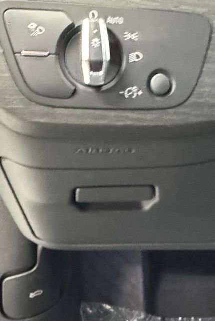 Used 2021 Audi A4 2.0T Premium w/ Convenience Package image 23