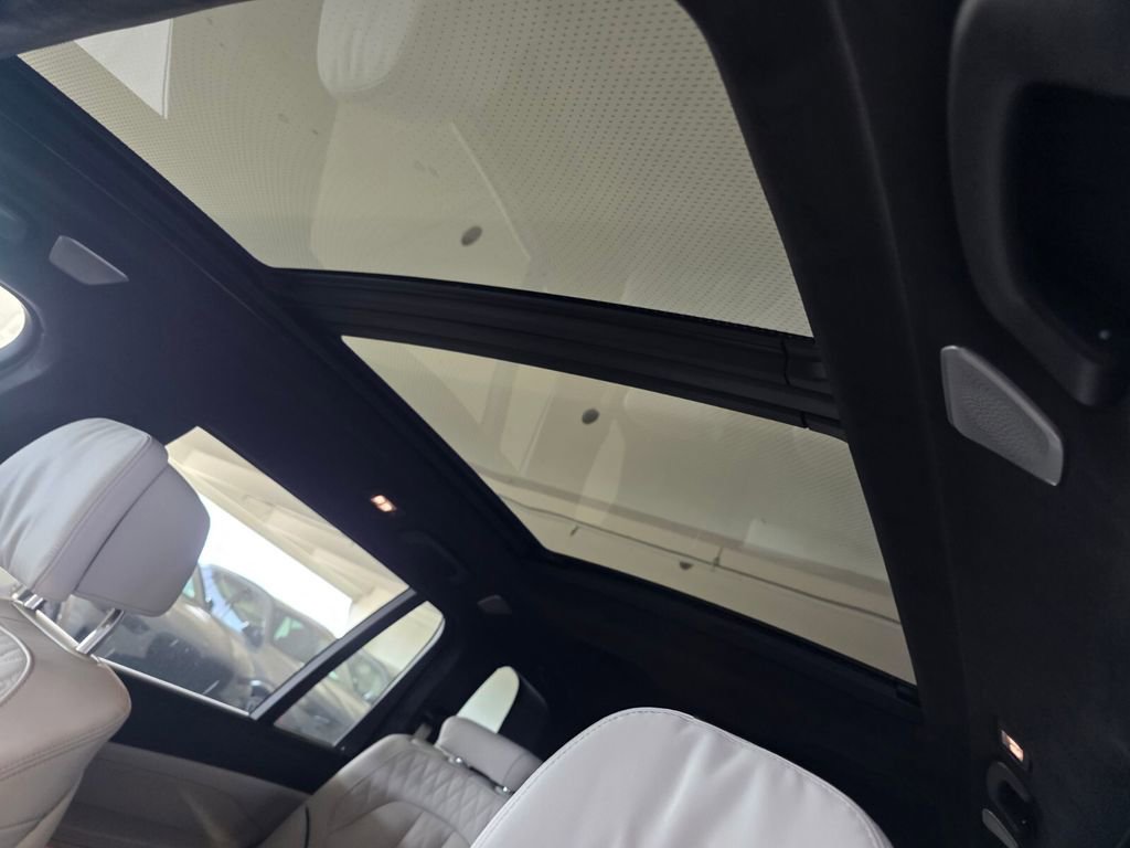 New 2026 BMW X7 M60i image 10