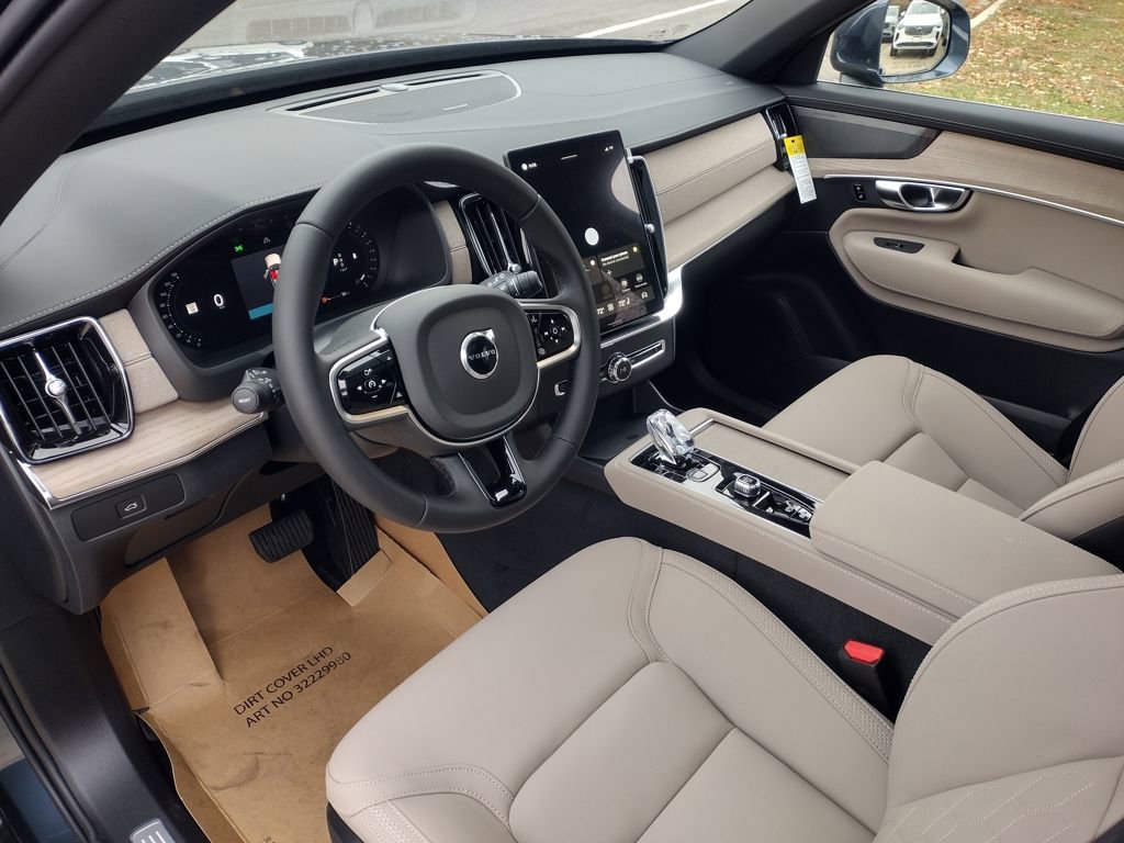 New 2026 Volvo XC90 B6 Plus w/ Protection Package Premier image 12