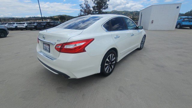 Used 2016 Nissan Altima 2.5 SV FWD image 8