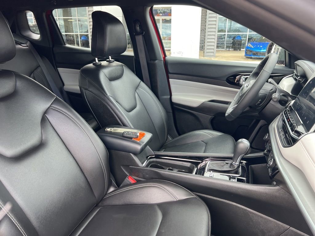 Used 2025 Jeep Compass Limited image 17