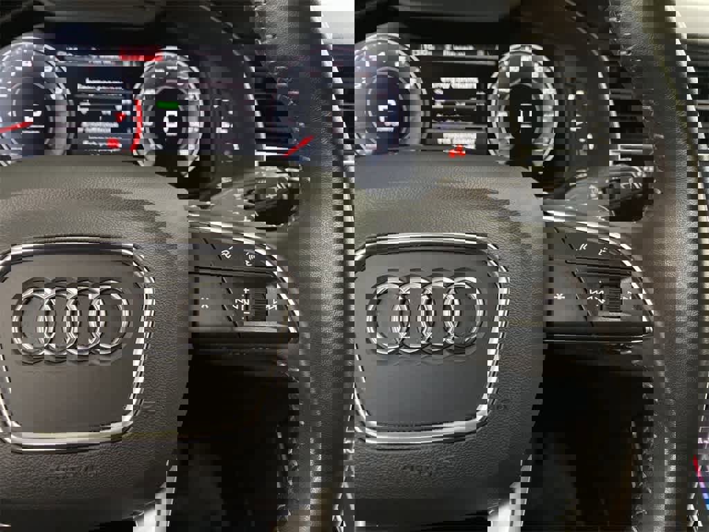 Used 2019 Audi Q8 Premium Plus w/ Premium Plus image 23