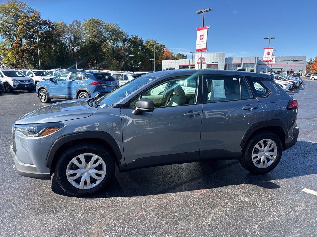 Used 2022 Toyota Corolla Cross L AWD/4WD image 3