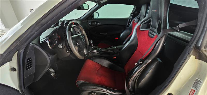 Used 2016 Nissan 370Z NISMO image 17