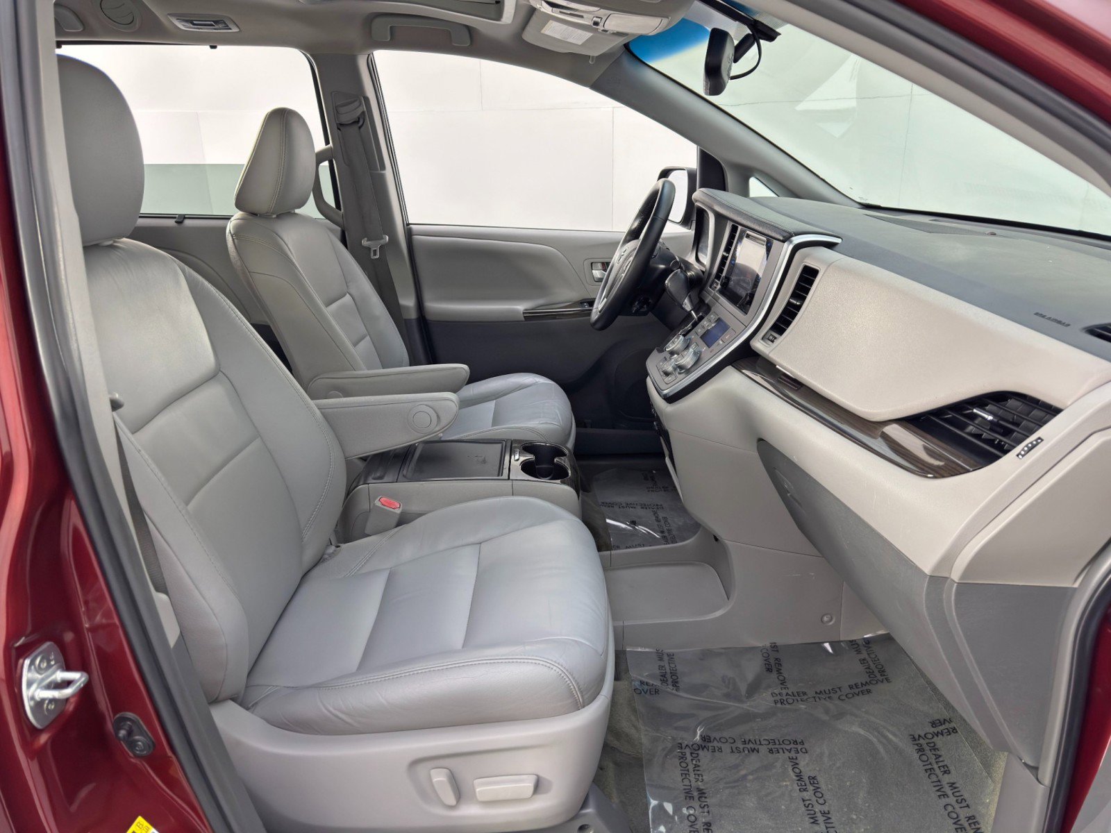 Used 2016 Toyota Sienna XLE FWD image 15