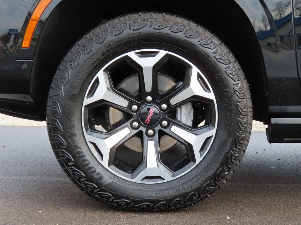 Certified 2025 GMC Yukon AT4 w/ AT4 Premium Package image 14