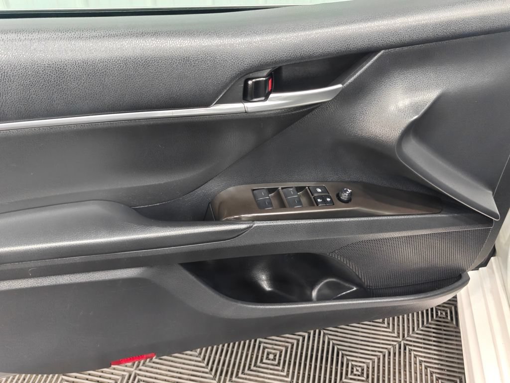 Used 2023 Toyota Camry SE FWD image 38