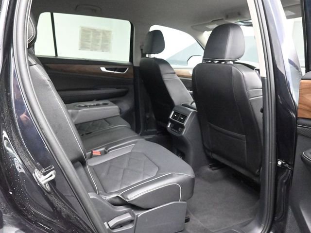 Used 2025 Volkswagen Atlas SE AWD/4WD image 19
