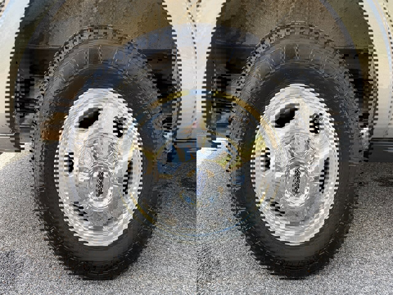 Used 2020 Ford Transit 150 Low Roof AWD image 28