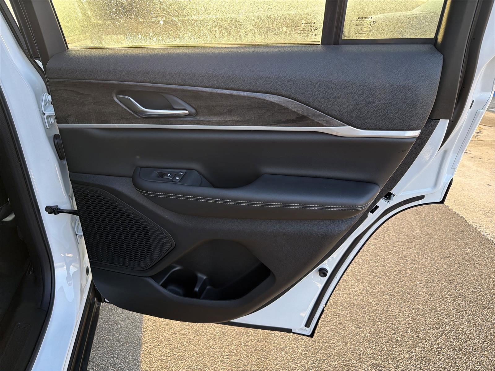 New 2025 Jeep Grand Cherokee Limited w/ Black Appearance Package image 17