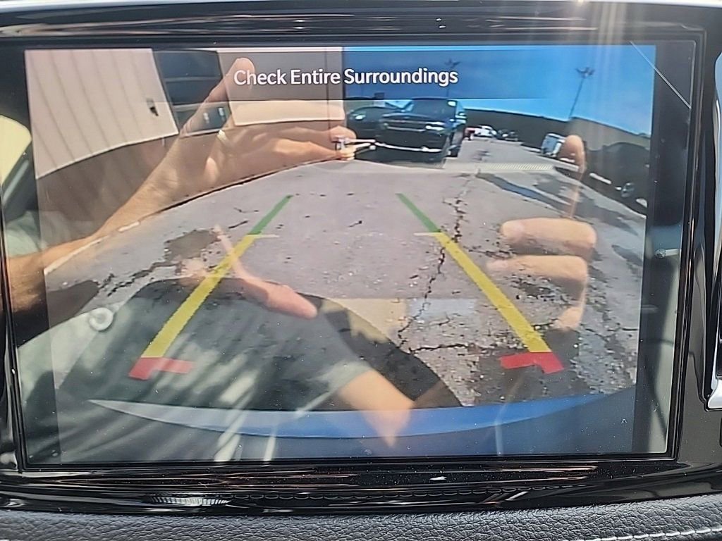 Used 2023 Chrysler Pacifica Limited w/ S Appearance Package image 19