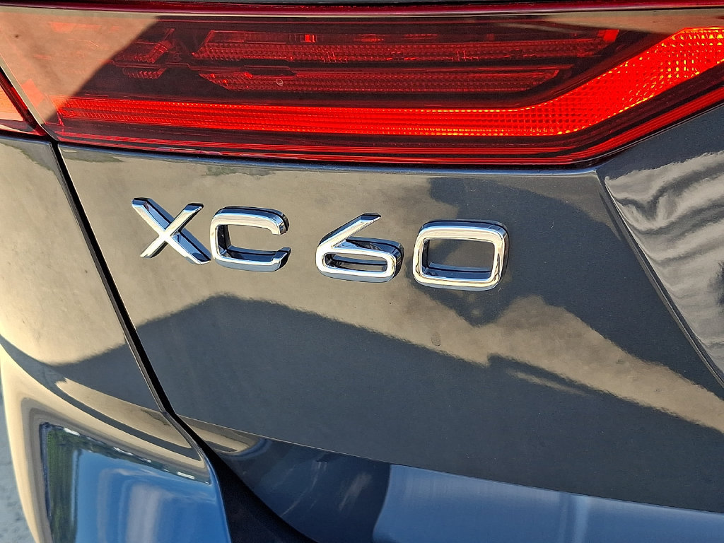 New 2027 Volvo XC60 B5 Plus AWD/4WD image 21