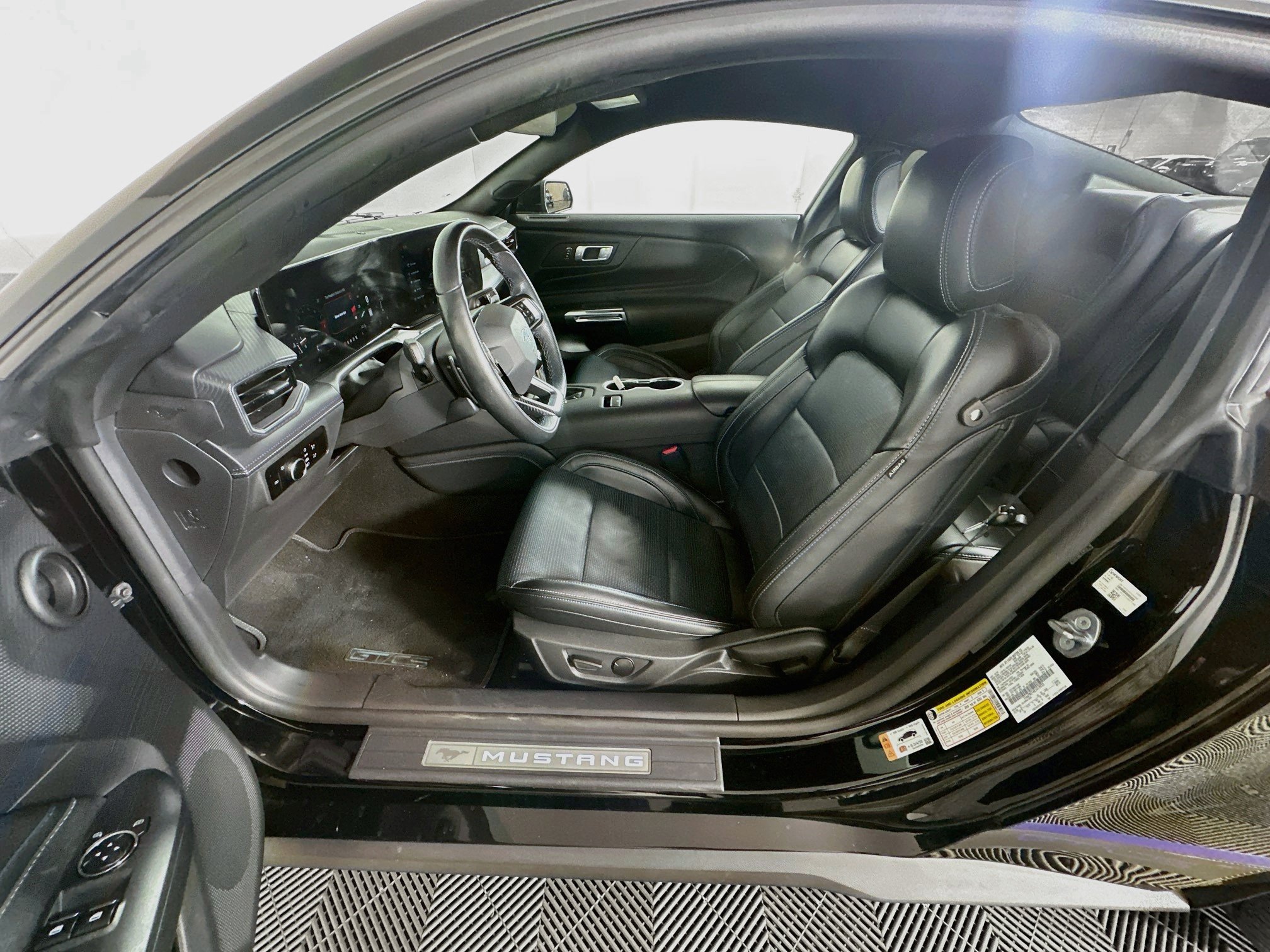 Used 2024 Ford Mustang GT Premium RWD image 13