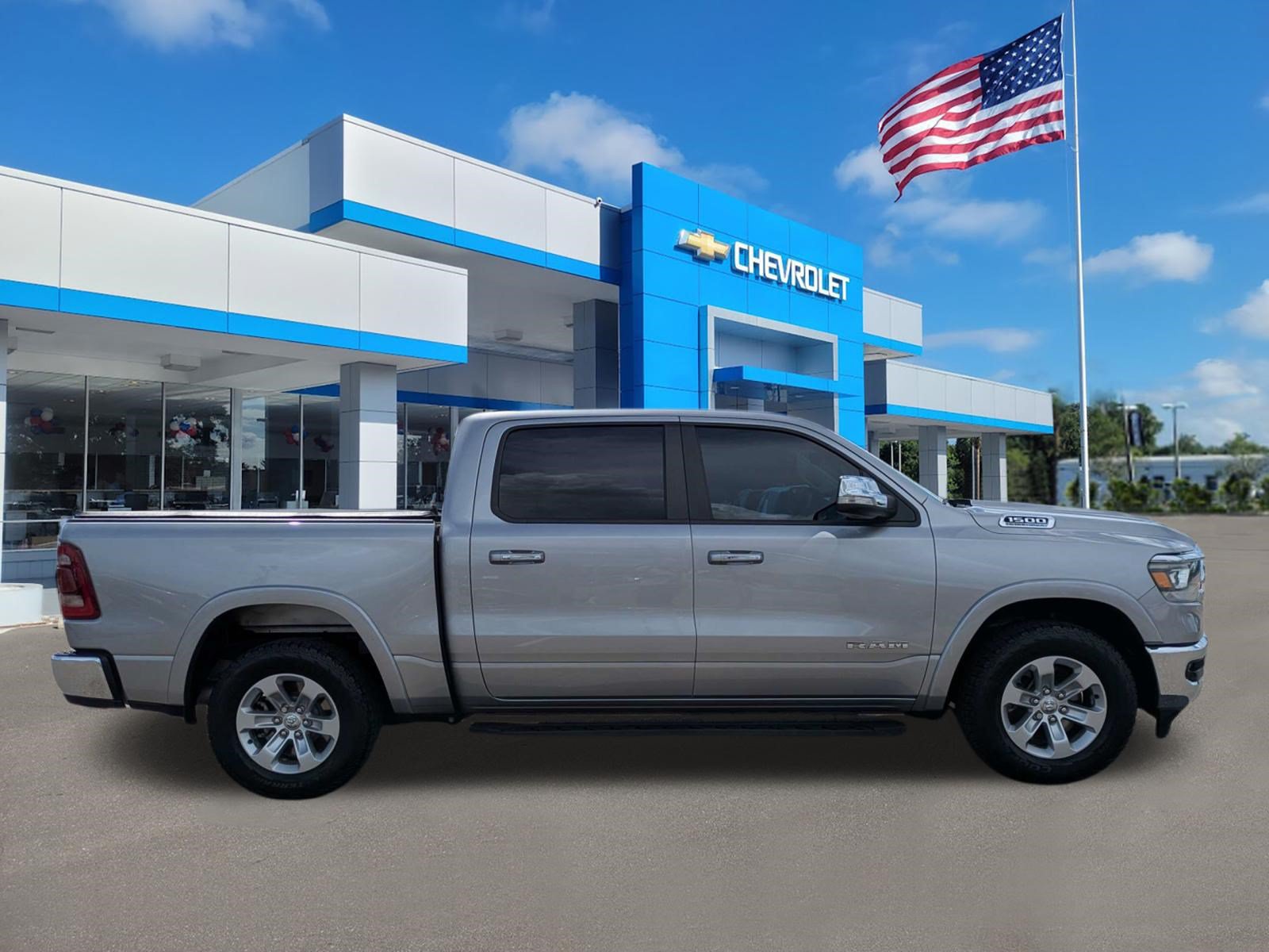 Used 2022 RAM 1500 Laramie RWD image 2
