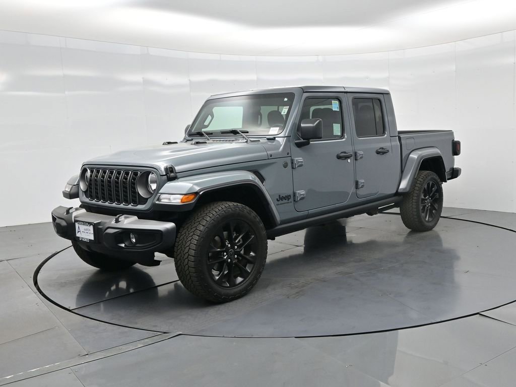 Used 2024 Jeep Gladiator Sport image 2