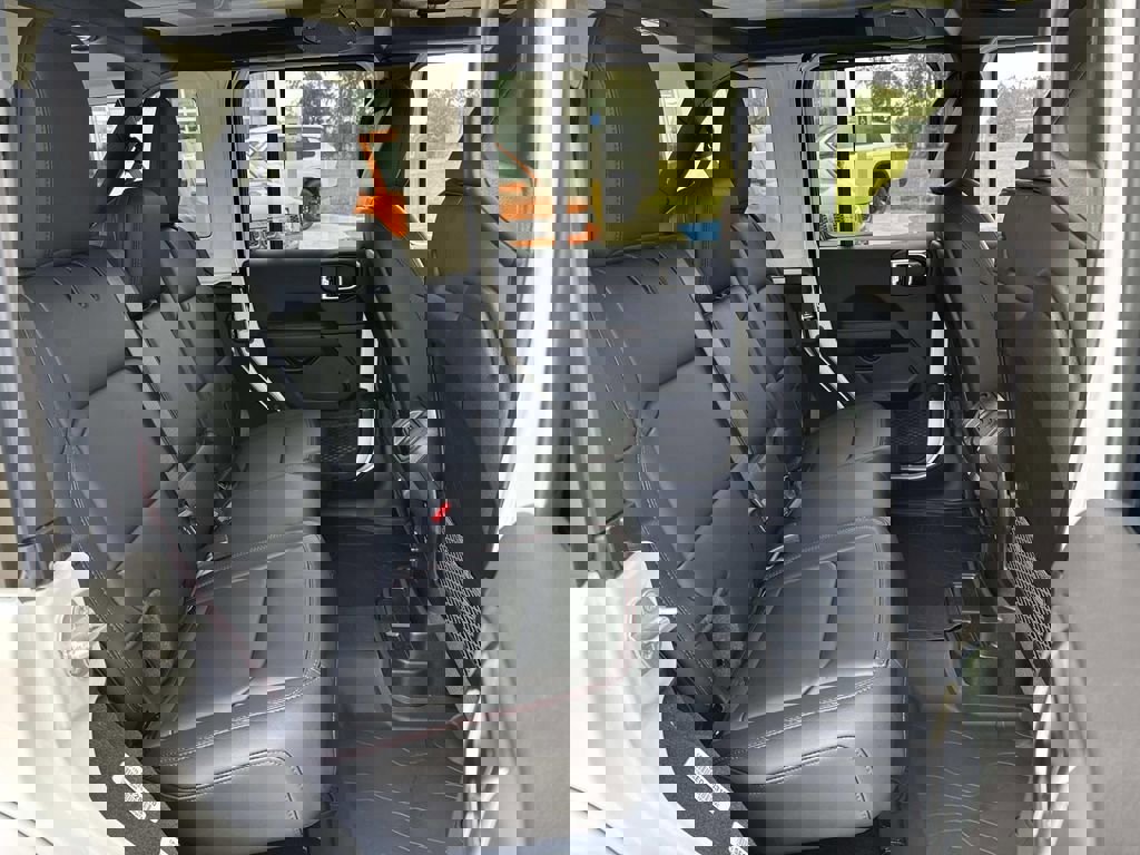 New 2026 Jeep Wrangler Unlimited Rubicon image 19