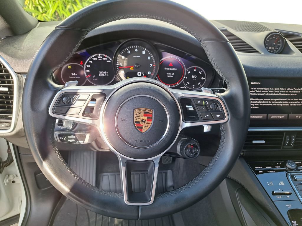 Used 2023 Porsche Cayenne Coupe image 18