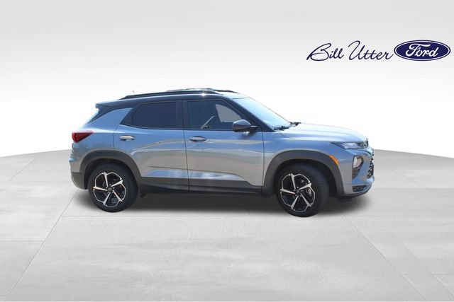Used 2021 Chevrolet TrailBlazer RS w/ Sun and Liftgate Package FWD image 4