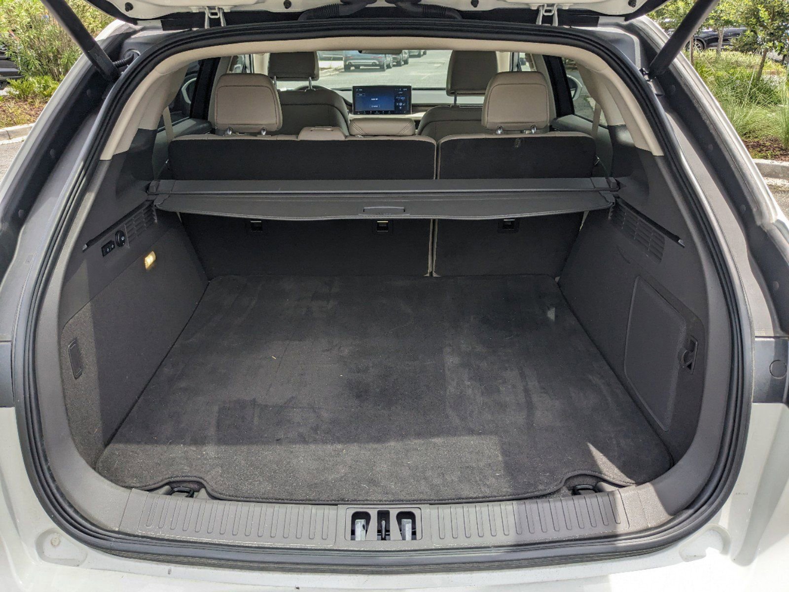 Certified 2023 Lincoln Nautilus Reserve w/ Equipment Group 202A image 12