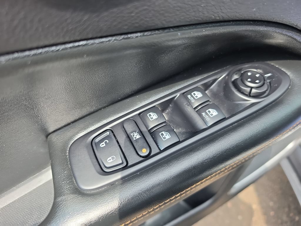 Used 2018 Jeep Compass Limited w/ Navigation Group AWD/4WD image 13
