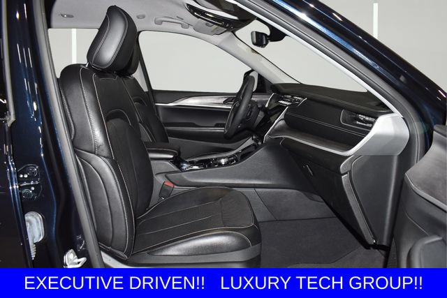 Used 2023 Jeep Grand Cherokee L Limited w/ Luxury Tech Group II AWD/4WD image 13