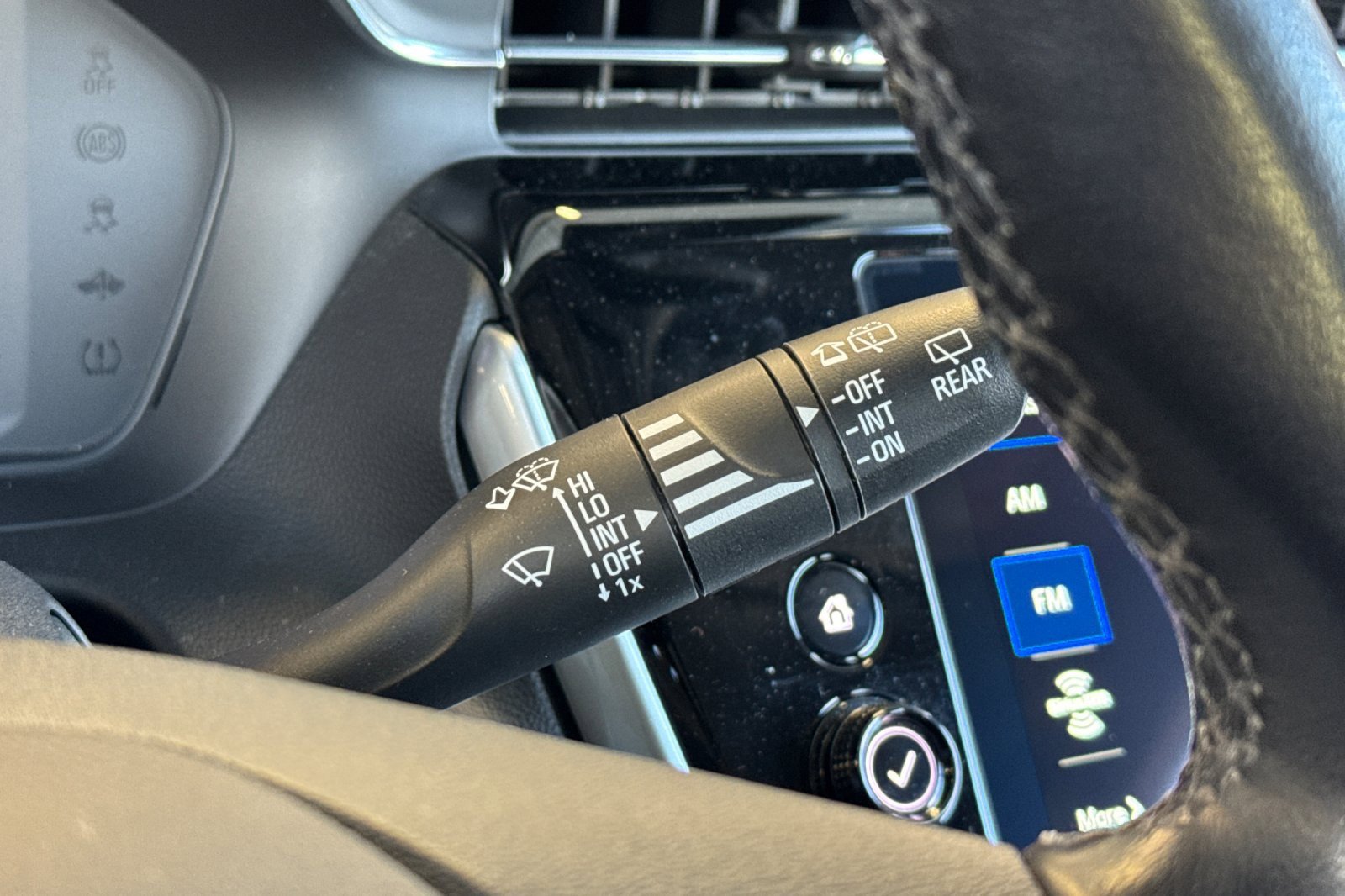 Used 2023 Chevrolet Bolt EUV LT w/ Comfort Package image 35