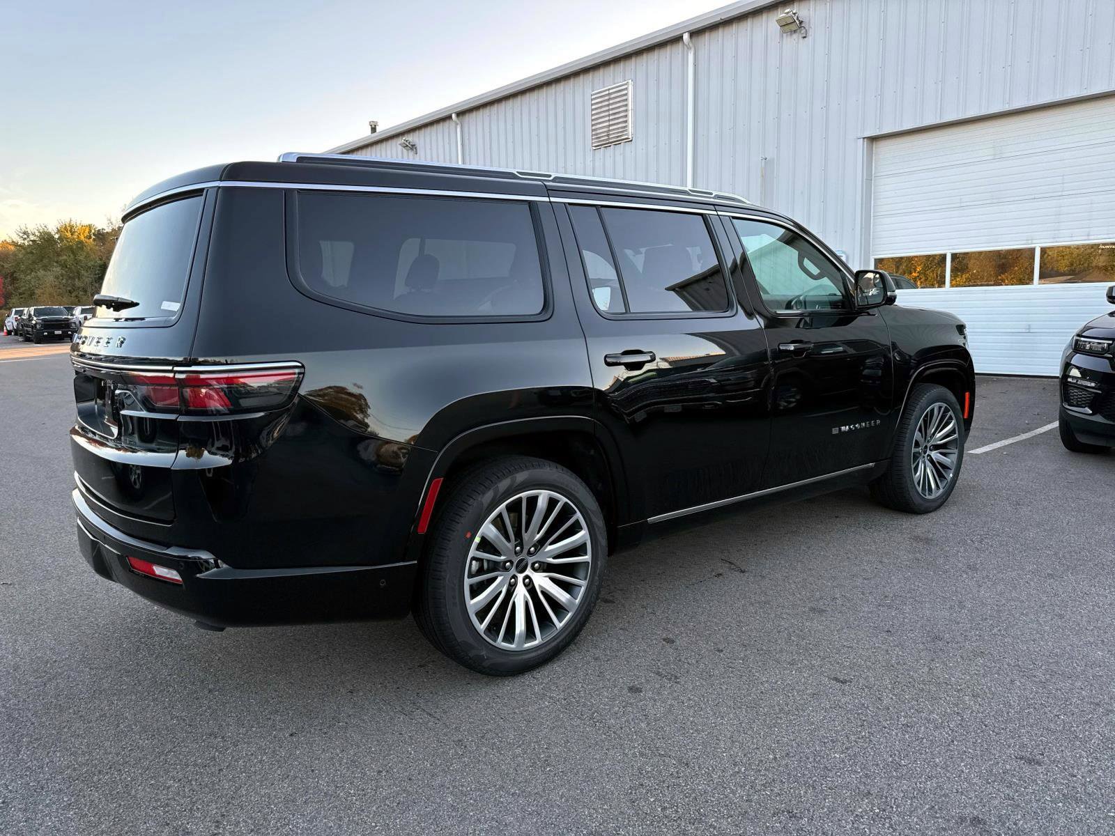 New 2025 Jeep Wagoneer Series II image 2