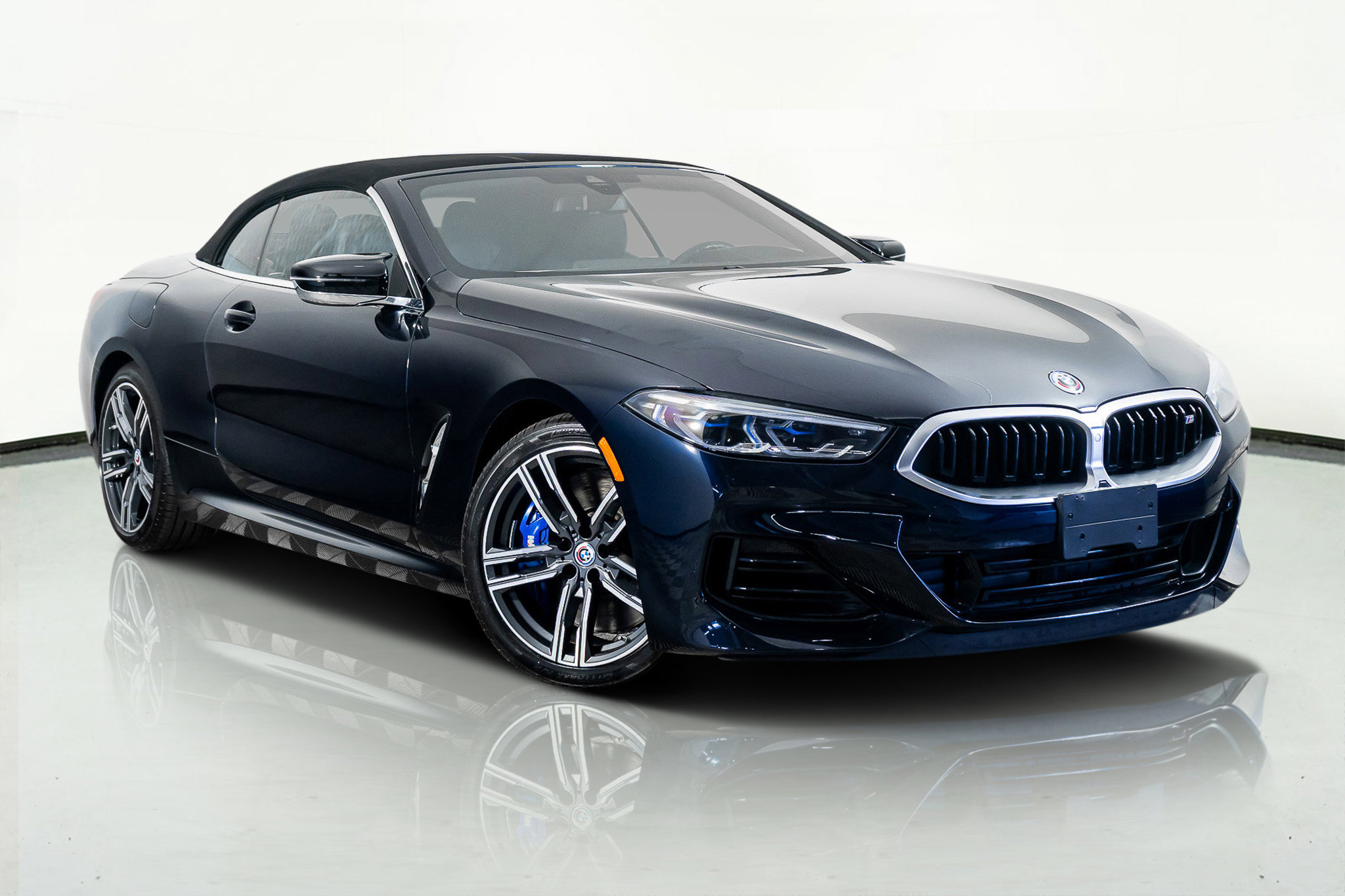 Used 2023 BMW M850i xDrive Convertible image 4