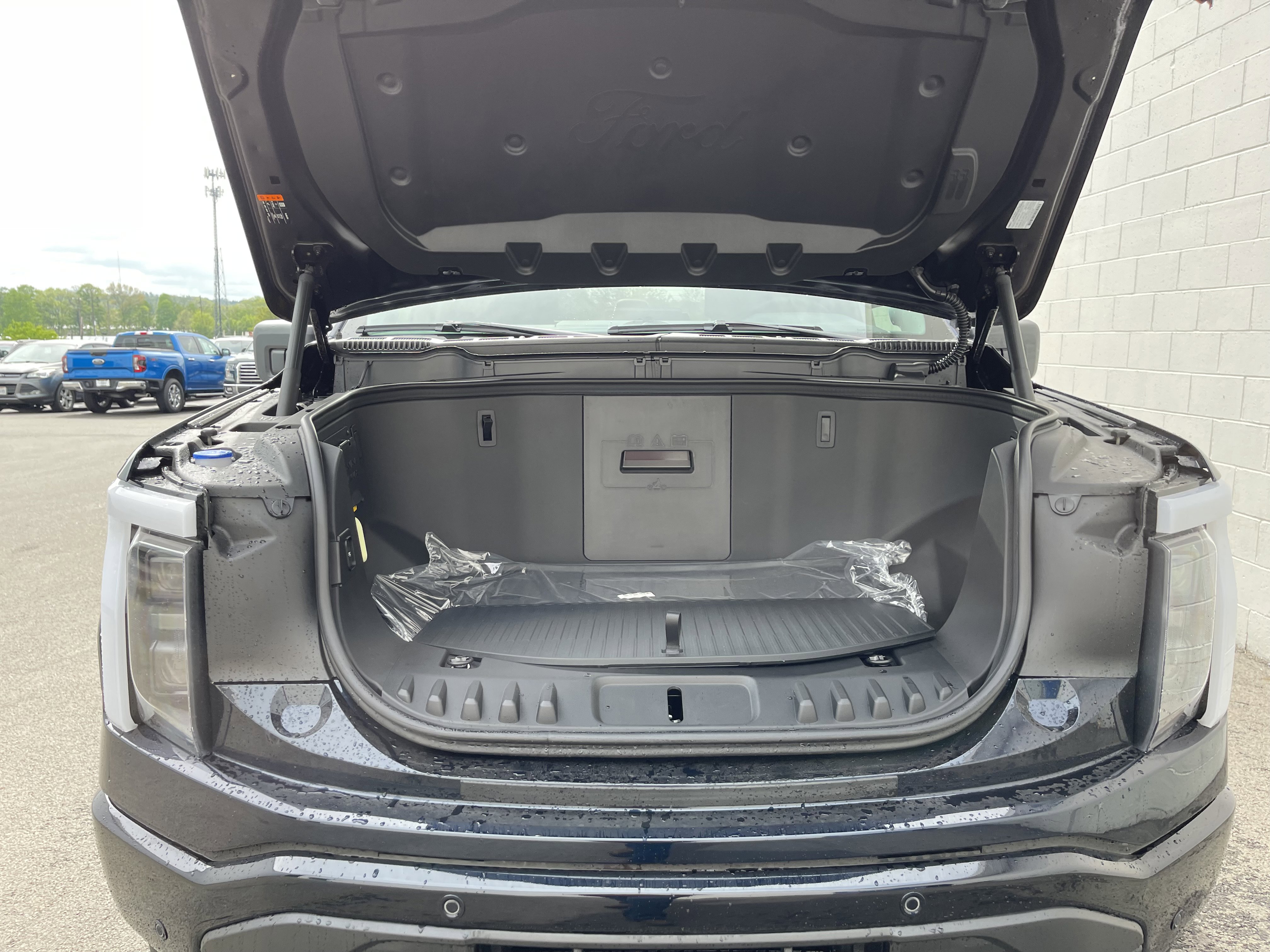 New 2025 Ford F150 Lightning Flash image 37